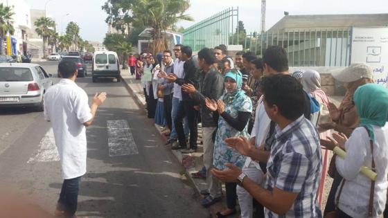 الممرضين المعطلين في وقفة احتجاجية أمام المديرية الجهوية للصحة باكادير