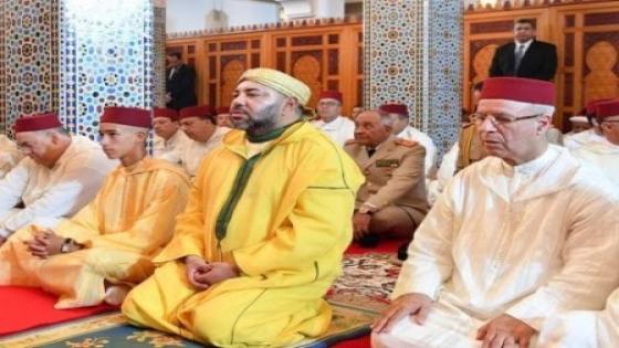 جلالة الملك محمد السادس يؤدي صلاة الجمعة بمسجد حسان .