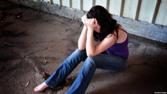 تيزنيت : فضيحة أخلاقية أب يتخذ من ابنته عشيقة له لسنين ويتسبب في فض بكارتها