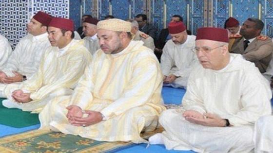أمير المؤمنين يؤدي صلاة الجمعة بمسجد الرحمة بالرباط
