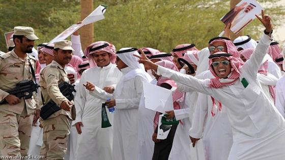 السعوديون يستفيدون من 1000 ريال شهريا لمواجهة غلاء المعيشة