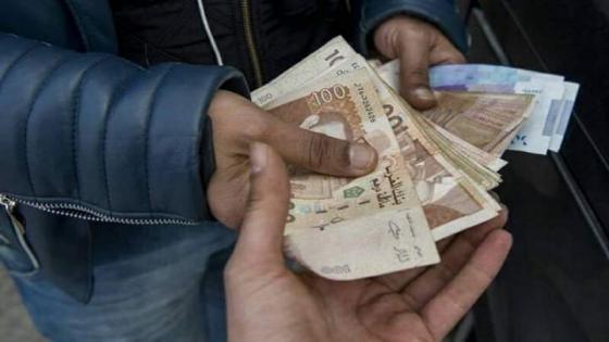 إيقاف شخص ينحدر من أولاد تايمة متلبسا بترويج أوراق مالية مزورة بالسوق الأسبوعي بتارودانت .