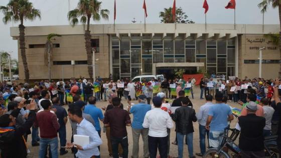 وقفة احتجاجية ضد فلسطنة شوارع أكادير والمجلس يوضح..
