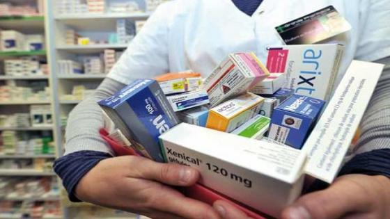 تعديلات مدونة الأدوية تثير نقاشا حول الرقابة واستقلالية القطاع الصحي.