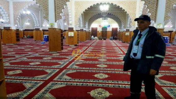 سابقة..حارس أمن خاص لحماية المصلين في تيزنيت