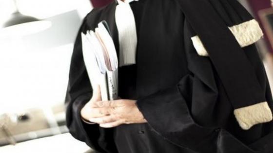 “تقديم استشارات” يهدد أصحاب “البذلة السوداء” بالخضوع لعقوبات.