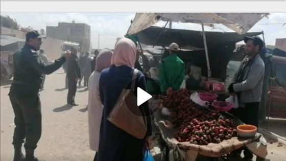 ايت عميرة.. قائد الملحقة الإدارية الثانية في حملة تحسيسية توعوية لتفادي إنتشار فيروس كورونا.
