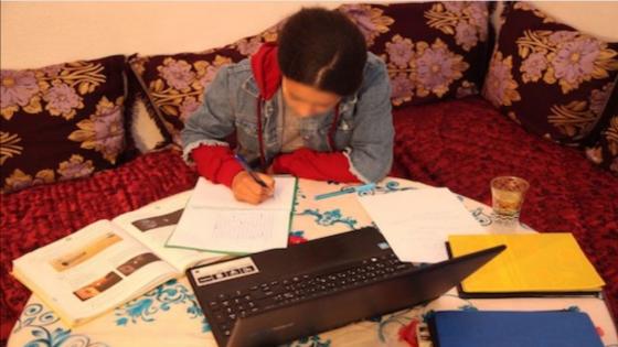 غياب وسائل تكنولوجية يؤخر متابعة تلاميذ للدروس.