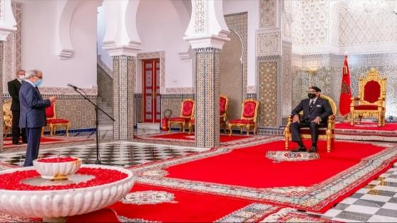 جلالة الملك يتسلم من والي “بنك المغرب” تقرير الوضعية الاقتصادية والنقدية والمالية .