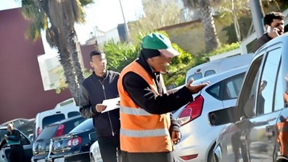 أكادير : بعد مجانية المرابد أصحاب البدلة ” الصفراء” يحتلون الشوارع والأزقة وكذا الساحات .