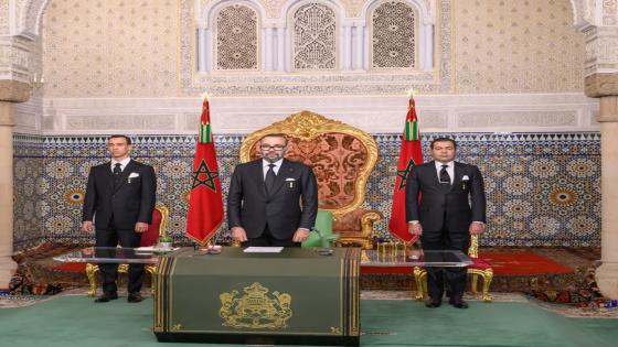 جلالة الملك يوجه خطابا ساميا إلى الشعب بمناسبة الذكرى 49 للمسيرة الخضراء.