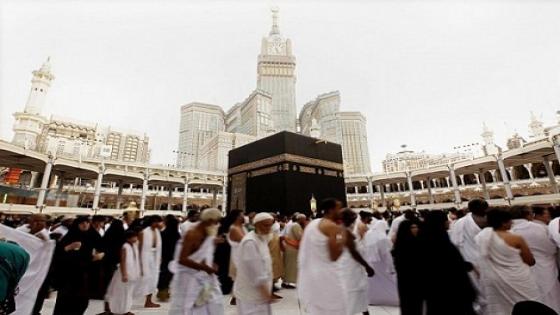 السعودية توقف إصدار تأشيرات العمرة .