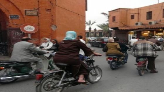 خوذات مجانية تنتظر سائقي الدراجات النارية بـتيزنيت