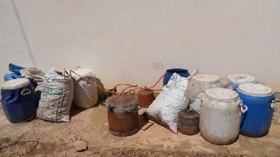تارودانت: مصالح الأمن توقف 5 مشتبه فيهم من بينهم فتاتين من أجل صنع وترويج مسكر ماء الحياة واعداد محل للدعارة والفساد