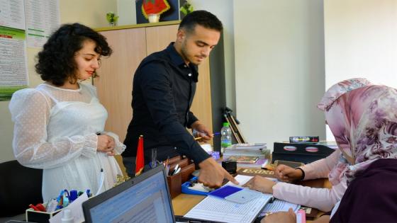 مسؤول في نقابة العدول يتهم رافضي شهادة المرأة بالجهل بأحكام الشريعة .
