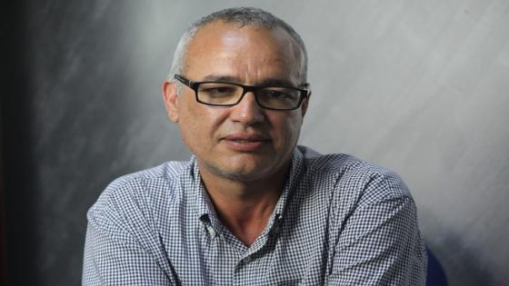 هلوسات عزيز غالي.. يُلحِق جنوب أفريقيا بفريق “المقاومة” ويَتمنّى فوزه على المنتخب المغربي.