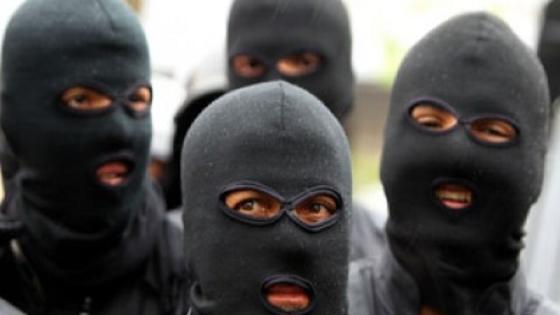 خطير : عصابة ملثمين تسطو على وكالة تأمين بجماعة بلفاع