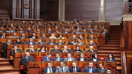 فريق الاصالة والمعاصرة يرفضون إعادة الهواتف وبطائق البنزين