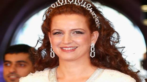 الأسرة الملكية تحتفل بعيد ميلاد ابنة الشعب التي اختارها الملك زوجة .