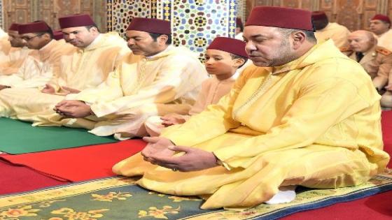 محمد السادس يؤدي صلاة الجمعة بمسجد باب السلام بالدار البيضاء