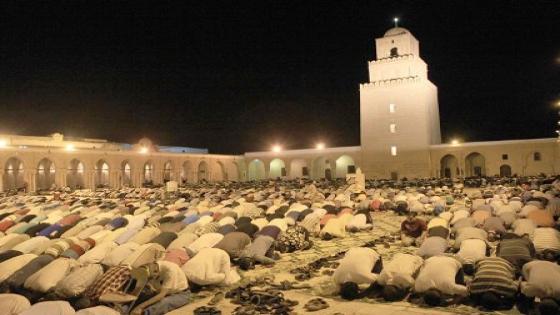 تونس تمنع صلاة التراويح في مختلف مساجدها